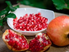 那些水果籽是千萬(wàn)不能吃的呢